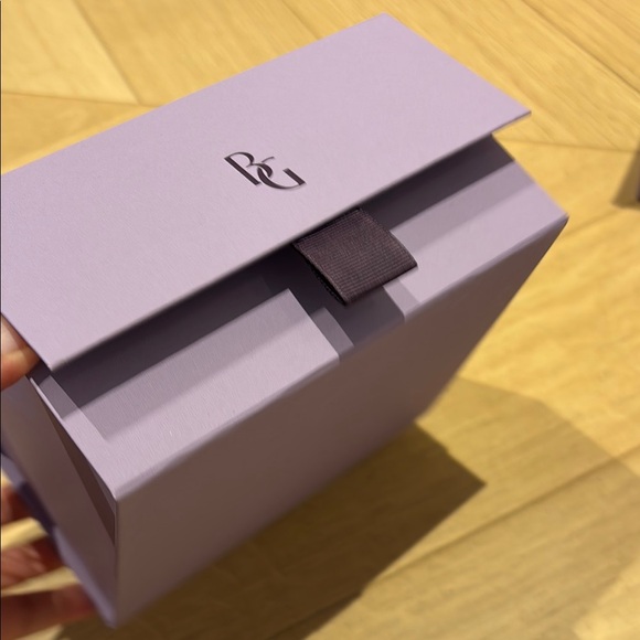 Bergdorf Goodman Set of Purple Gift Boxes - Picture 4 of 4